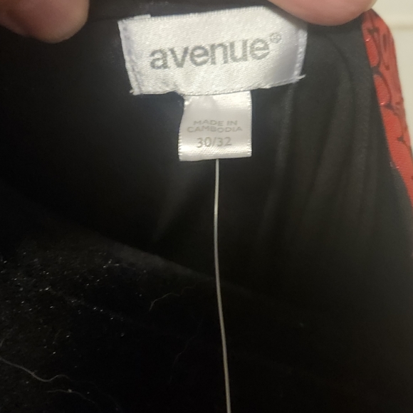 Avenue Blouse Perfect for holiday Nwt - Picture 4 of 7